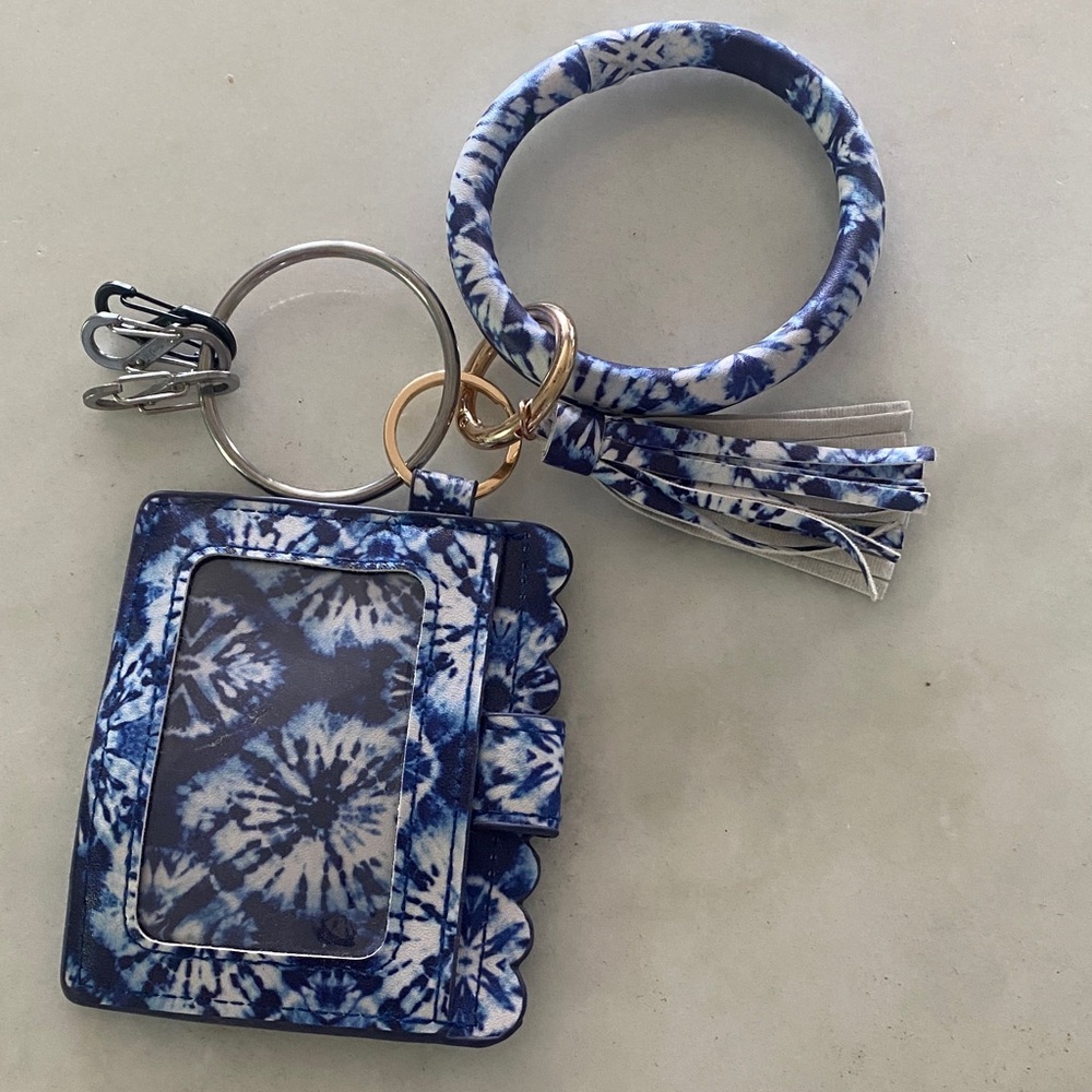 Wrist keychain with small wallet